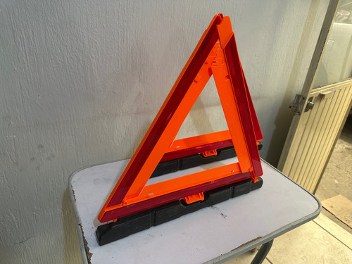 Señal De Aparcamiento Triangular Nissan Original 2 Piezas Naranja (Usado)