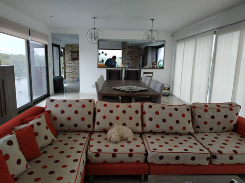 Casa De 4 Dormitorios Y 3 Baños C/ Piscina Maritimo I