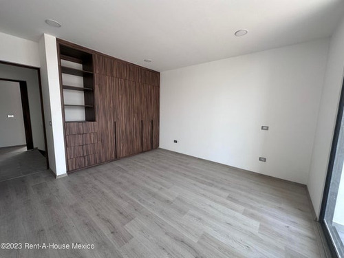 Imagen 7 de 18 de Casa A Estrenar En La Vista Con 4 Recamaras Y Roof Garden Equipado Con Baño Y Salón. Cuarto De Servicio Rcs