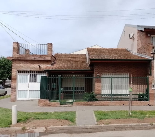 Excelente Casa En Venta . Polvorines . Prox B° San Jorge