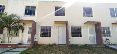 Imagen 15 de 30 de Casa En Venta En Terrazas De La Ensenada Barquisimeto Lara +++m.c * R-a-h N° +0-4-2-4- 5.5.6. 5.7. 5.9 *--**
