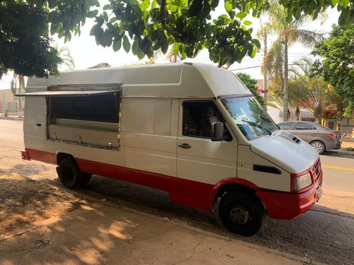 Caminhão Estilo Micro-ônibus - Foodtruck