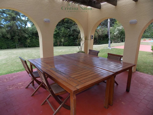 Muy Buena Casa En La Mejor Zona Del Golf