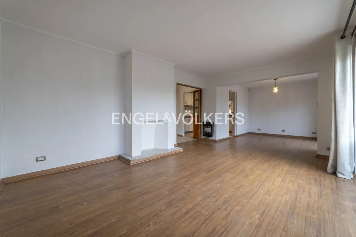 Imagen 2 de 16 de Casa En Amplio Pje. Cerrado Sin Gastos Comunes