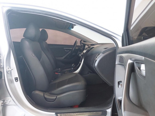 Imagem 12 de 15 de 144219 - Hyundai Elantra 2016 Com Garantia