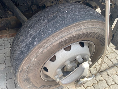Volkswagen 24-250 E Constellation 3-eixos 2p