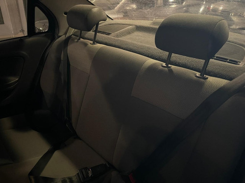 Volkswagen Voyage 1.6 Comfortline 101cv