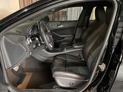 Imagen 10 de 15 de Mercedes Benz Gla 250 Sport 2018 Negro