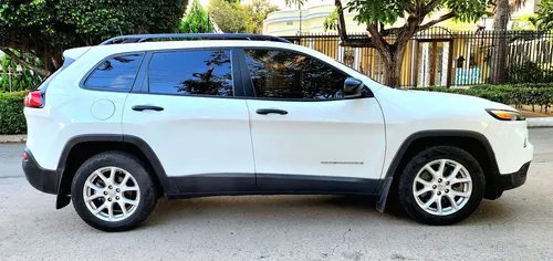 Jeep Cherokee 2.4 SPORTS