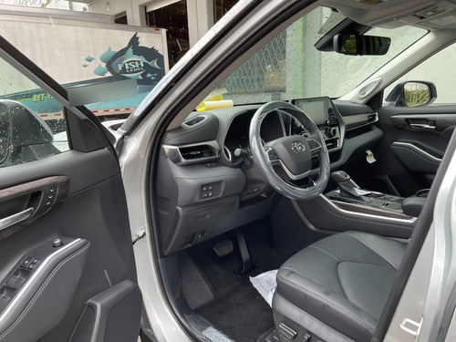 Imagen 8 de 21 de Toyota Highlander Hibrida Limited