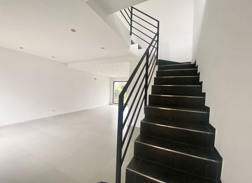 Imagen 9 de 18 de Casa En Venta En Santa Elena - Pilar Del Este