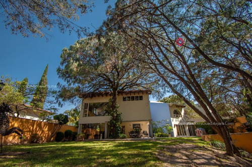 Hermosa Casa De Lujo En Venta En Puerta De Hierro Zona Andares.