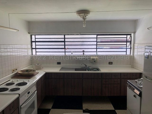 Imagen 5 de 13 de Casa Con Mucho Potencial Para Remodelar En Cumbres De Curumo Caracas 22-24516