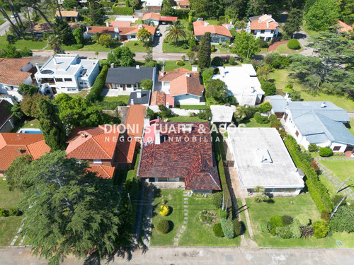 Casa En Venta En La Mansa Cerca Del Mar 3 Dormitorios + Dependencia