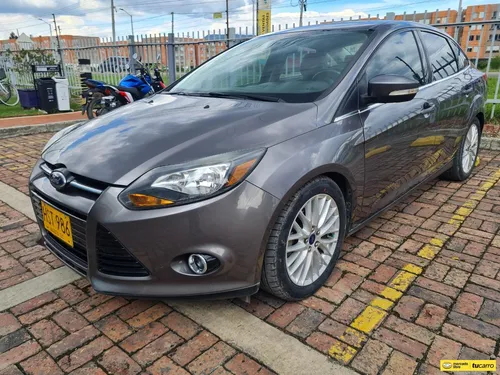 Ford Focus Titanium 2.0cc AT AA 4X2