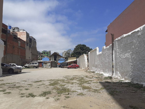Terreno A Nivel De Calle, En Maiquetia, Calle Los Baños, Ubicacion Estrategica