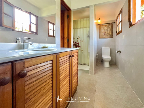 Preciosa Casa Chilena A La Venta Casa 5d Y 4b, Lo Barnechea