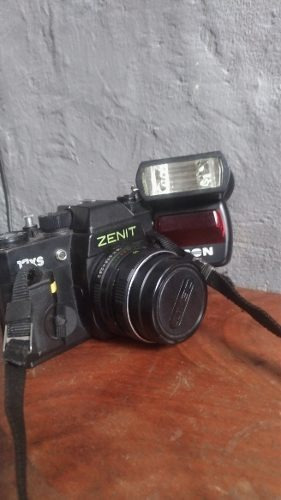 Câmera analógica SLR Zenit 12XS