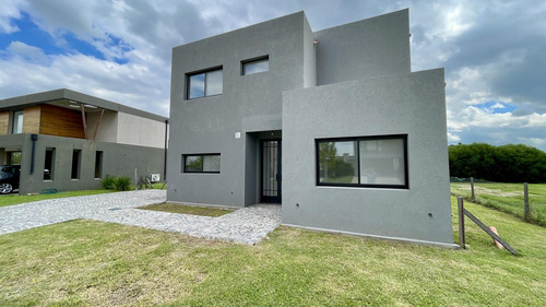 Casa En Venta En Puertos Del Lago Barrio Ceibos A Estrenar
