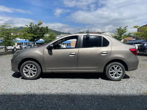 Renault Logan 1.6 Privilege / Intens