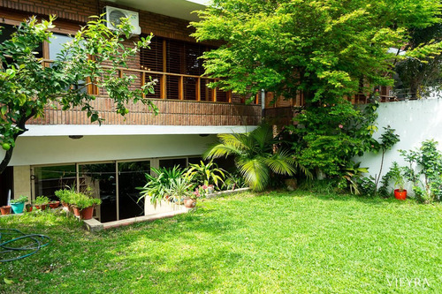Imagen 19 de 30 de Casa En Venta En Versalles (6 Ambientes, 3 Cocheras, Cuzco Al 600)