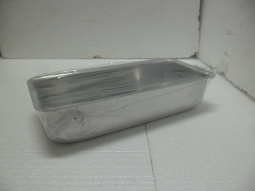 Imagen 2 de 6 de Molde De Aluminio Para Pan Y Budín Medidas 22x10,5x4 Cms