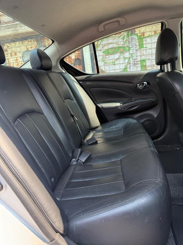 Nissan Versa 1.6 Exclusive L4 At