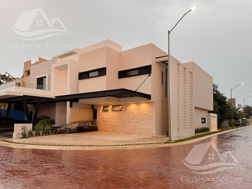 Casa En Venta En Via Cumbres Cancun