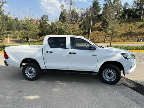 Toyota Hilux 2.7 Cabina Doble Mt