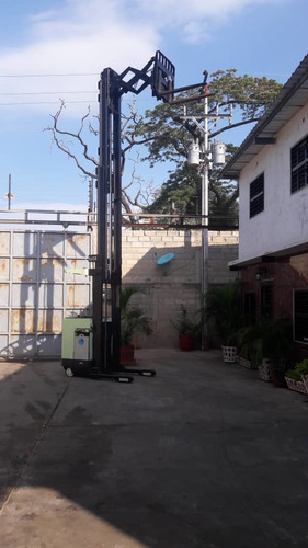 Imagen 3 de 10 de Alquiler De Montacargas Y Traspaletas Electricas