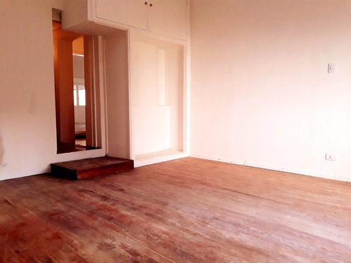Imagen 7 de 18 de Venta Amplia Casa Cinco Ambientes Sobre Lote De 295 M² Jardin Patio Terraza 3 Cocheras