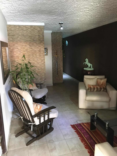 Imagen 3 de 9 de Casa En Alquiler En Lomas De La Hacienda, At