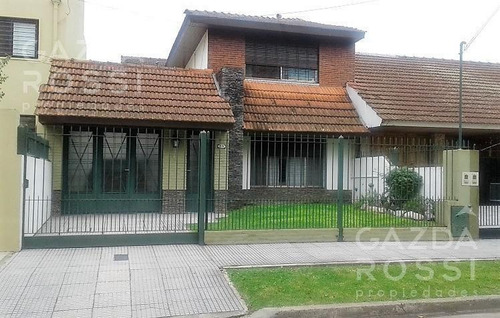 Imagen 1 de 10 de Casa - Adrogue