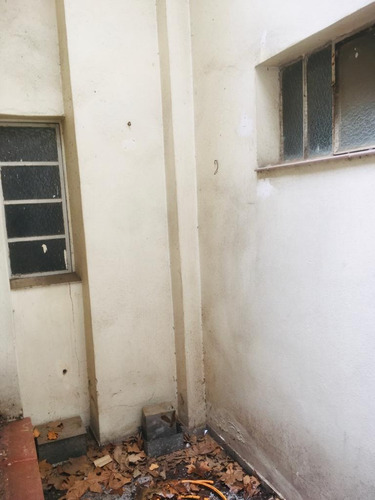 Alquiler Pocitos Depósito 60m2 Duplex Patio Garaje