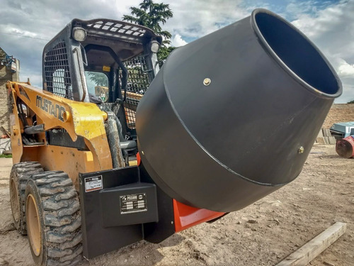 Imagen 4 de 5 de Implemento Hormigonero Mixer Pecari Para Minicargadoras
