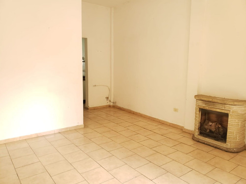 Imagen 6 de 23 de 2 Amb Venta Castelar C/patio - Entra. Independient