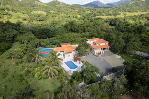 Vendo Villa Entre Dos Ríos: Río Isabela Y Sabana Mina. Localizada En Proyecto Colinas De Minas, Villa Altagracia, Republica Dominicana