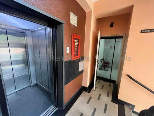 Imagen 19 de 20 de Consultorio Médico En Venta, Urb. San Bernardino