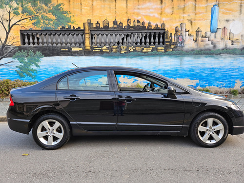 Honda Civic 1.8 Lxs Flex Aut. 4p
