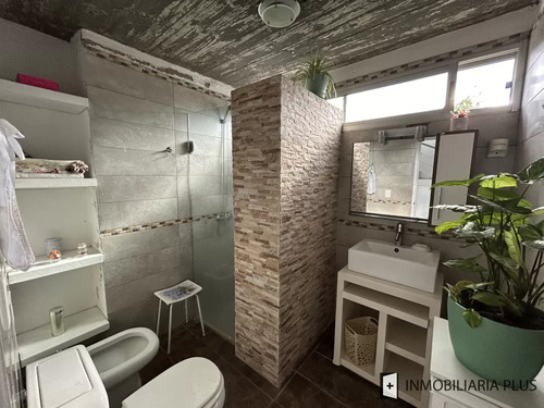 Alquiler De Casa De 3 Dormitorios En Balneario Buenos Aires Anual Cochera Para 4 Autos, Parrillero Techado, Jardín.