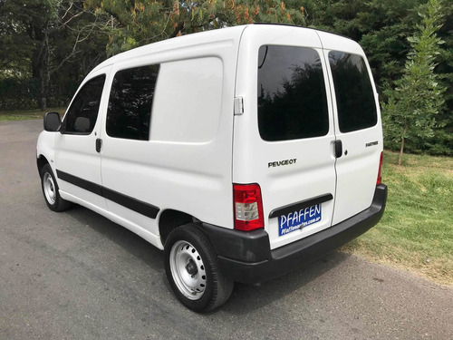 Peugeot Partner 1.4 Furgon Vidriado 5as 2016 G Pfaffen Autos