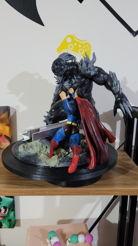 Figura De Acción Diorama Superman Vs Doomsday