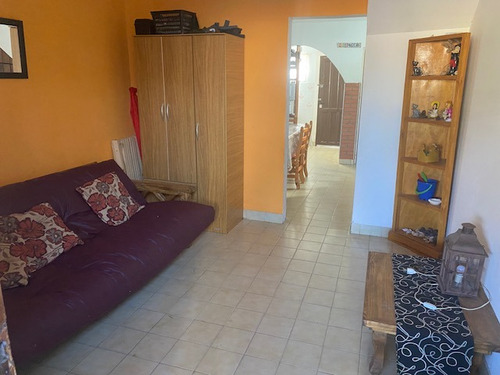 Vendo Tríplex, A Dos Cuadras Y Media De La Playa Y Siete Cuadras Del Centro, Zona Muy Tranquila, Dueño Directo, Escucho Ofertas, No Permuto.-