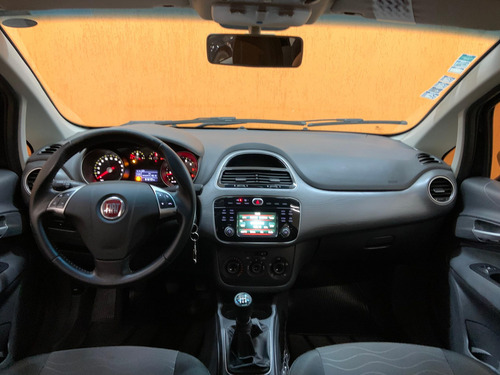 Imagem 6 de 9 de Fiat Punto Essence 1.6 16v (flex)