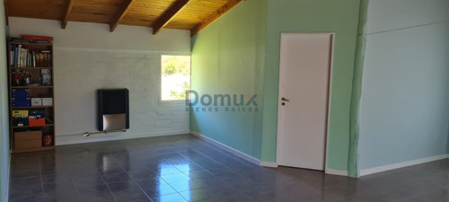 Venta De Amplia Casa En El Hoyo