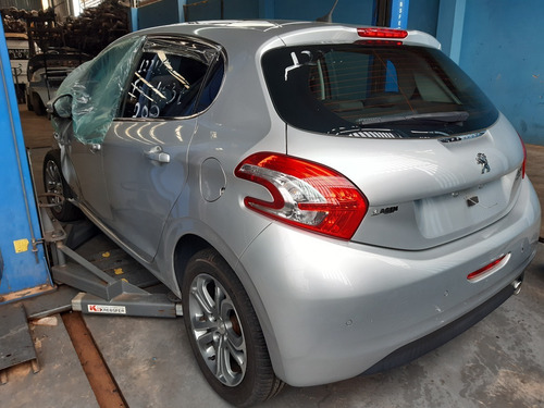 Imagem 4 de 7 de Sucata Peugeot 208 Griffe 1.6 16v Flex 2015 Retirar Peças