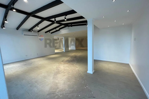 Arriendo De Local Comercial, Vitacura.