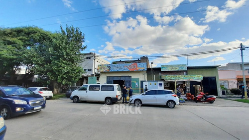 Espectacular Local En Lote De 10x40 Mts En Av. Caseros Al 1400 - Preparado P/construir