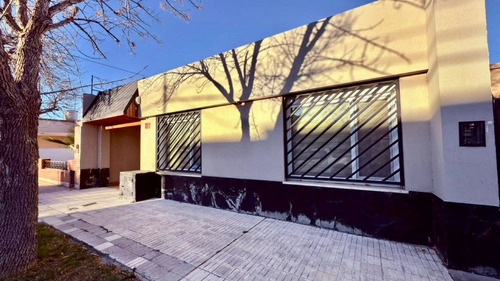 Casa De 3 Dormitorios Con Pileta
