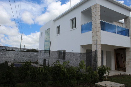 Imagen 10 de 10 de Vendo Villa En Bavaro Los Pinos Genllama